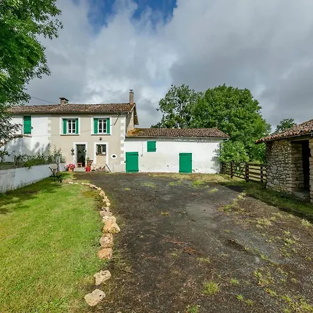3-bed Rustic French We Welcome Families Soudan (Loire-Atlantique)