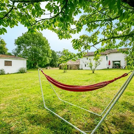 3-bed Rustic French We Welcome Families Soudan (Loire-Atlantique)
