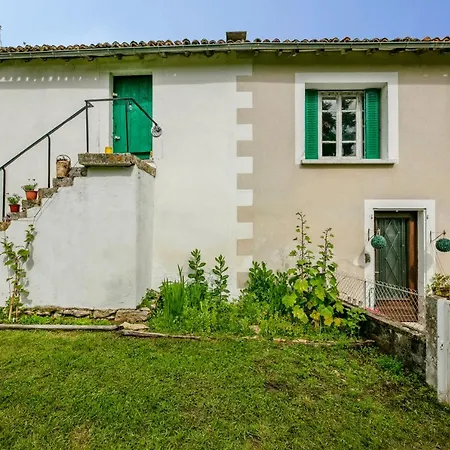 3-bed Rustic French We Welcome Families *