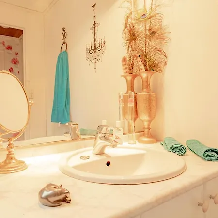 3-bed Rustic French We Welcome Families Hébergement de vacances *